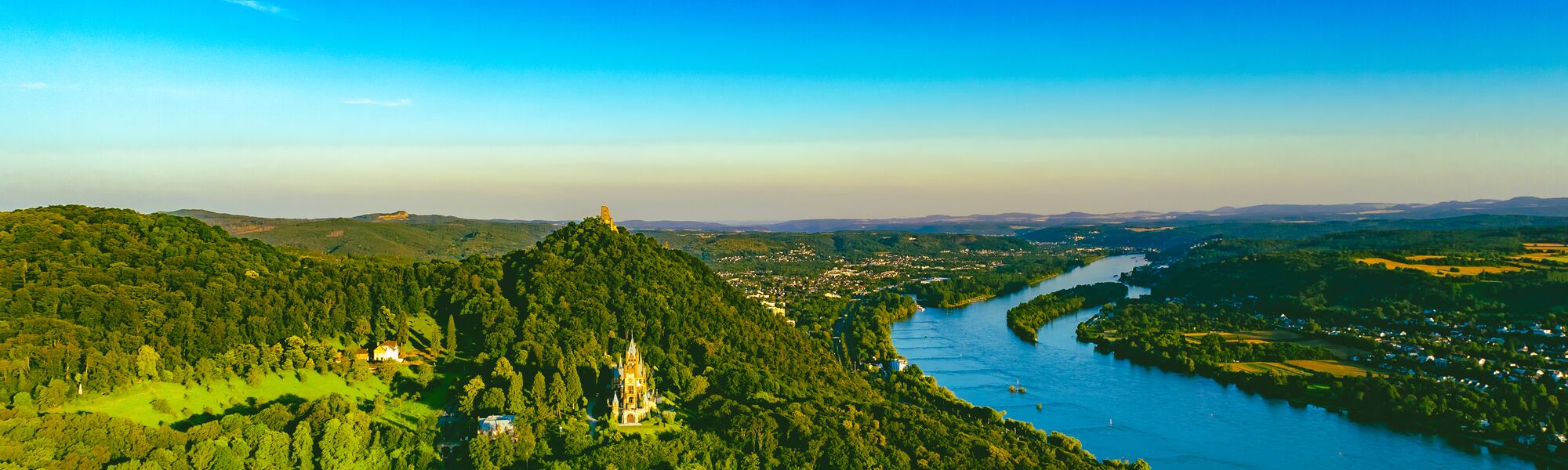 Blick auf dem Rhein vom Drachenfels in Richtung Süden